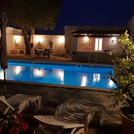 Apartment Mit Schwimmbad By Interhome