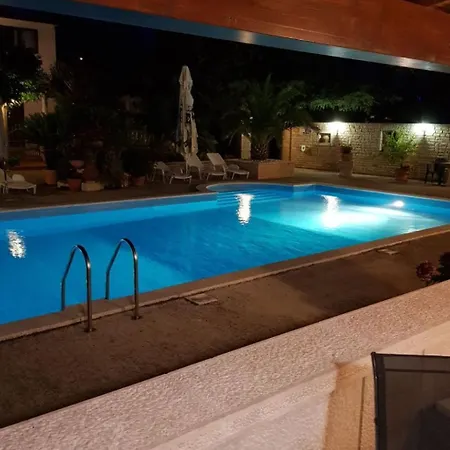 Apartment Mit Schwimmbad By Interhome Buici (Istria)