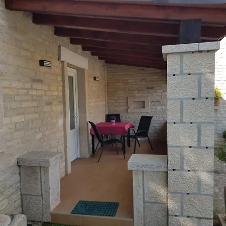 Apartment Mit Schwimmbad By Interhome *