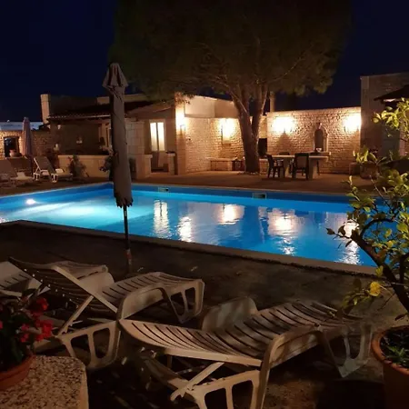 Mit Schwimmbad By Interhome * Buici